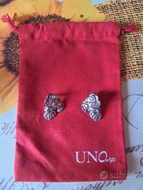 Orecchini Marchio UNOde50