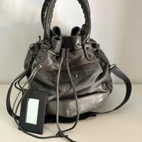 Balenciaga pompon