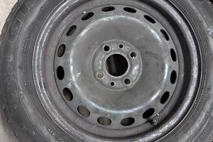 4 gomme invernali  punto con cerchio in ferro