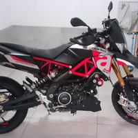 Aprilia dorsoduro 900 soli 4900 km.