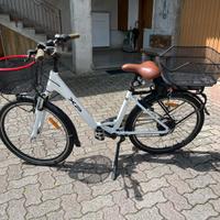 bici con pedalata assistita