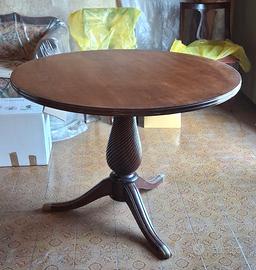 Tavolo stile regency con sei sedie e prolunga