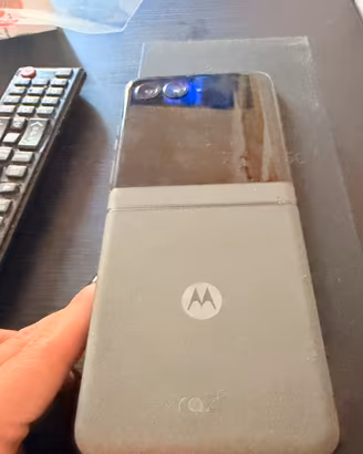 Motorola razr 50