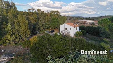Rustico / Casale di 255 m² con 5 locali a Capalbio