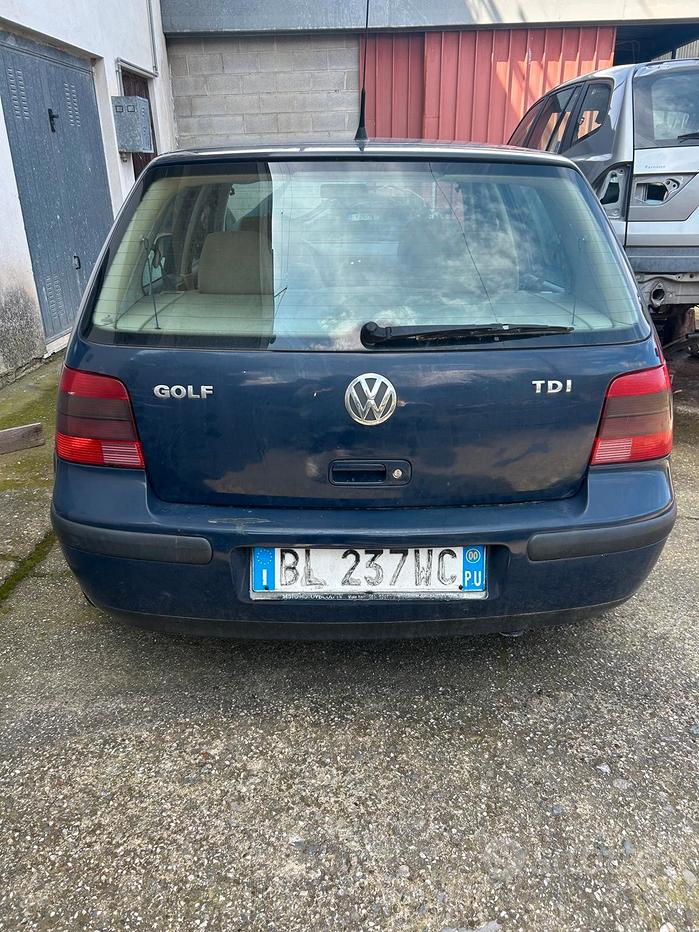 VOLKSWAGEN Golf 4ª serie