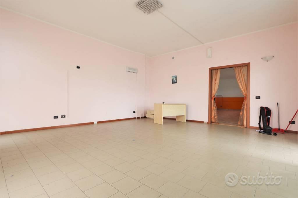 Immobile di 121 m² con 3 locali a Torri di Quartes - Altro