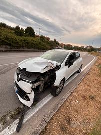 Renualt Clio serie IV incidentata