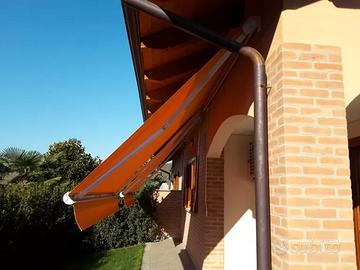 Tenda da sole arancione Tenditalia per balcone