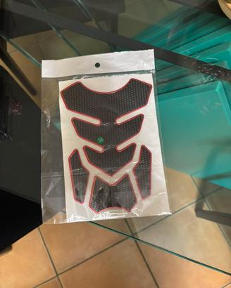 Paraserbatoio moto rosso/nero