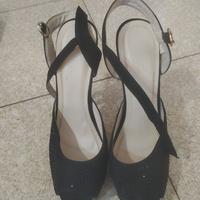 Scarpe con tacco e brillantini n. 15