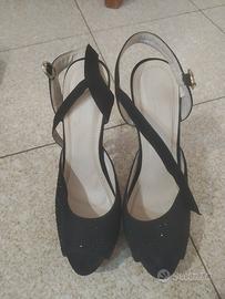 Scarpe con tacco e brillantini n. 15