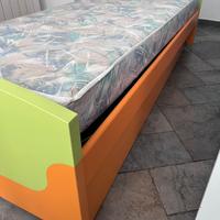 Doppio letto contenitore con materasso