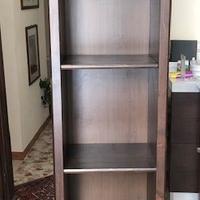 libreria  stretta aperta