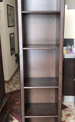 libreria  stretta aperta