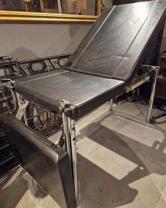 Lettino medico  regolabile a piu posizioni usato