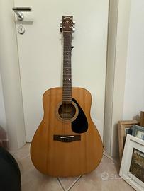 Chitarra acustica Yamaha