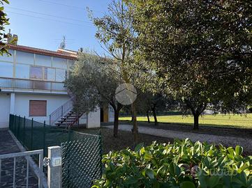 CASA SEMINDIPENDENTE A FANO