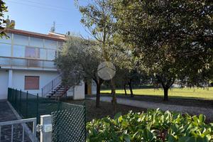 CASA SEMINDIPENDENTE A FANO