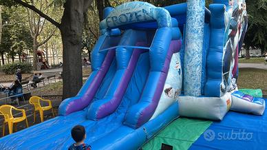 Scivolo gonfiabile frozen