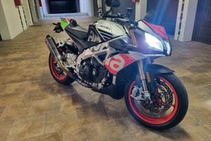 Aprilia Tuono V4 1100 Factory Akrapovic