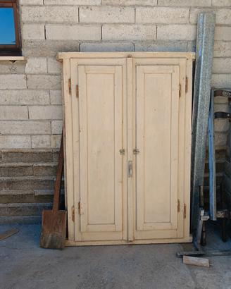 Finestre antiche in legno 