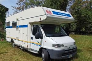 Euramobil Ducato 2.8 JTD clima e garage con barca