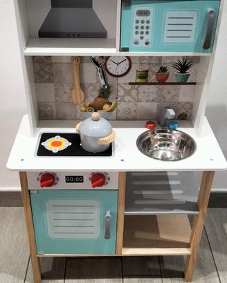 Cucina giocattolo in legno 