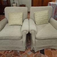 2 poltrone e 2 sedie imbottite