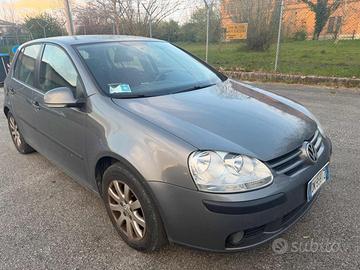 VOLKSWAGEN Golf BENZINA/GPL 1.6 5p. senza nessun