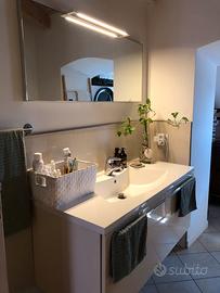 Mobile bagno sospeso