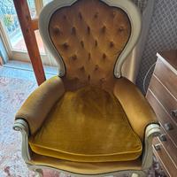 Poltrona classica imbottita stile vintage