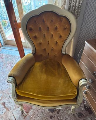 Poltrona classica imbottita stile vintage