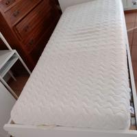 Letto, materasso e cuscino