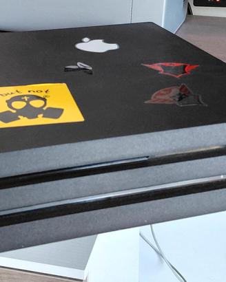 PS4 Pro da 1TB.
