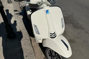 Vespa gts300