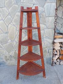 Angoliera in legno