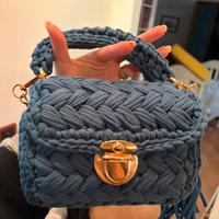 Borsa tracolla color bluette fatta a mano