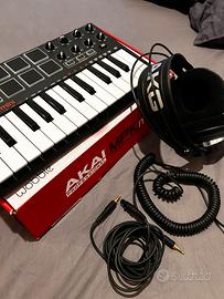 Akai Professional MPK mini + AKG K240 MKII