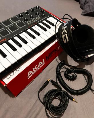 Akai Professional MPK mini + AKG K240 MKII