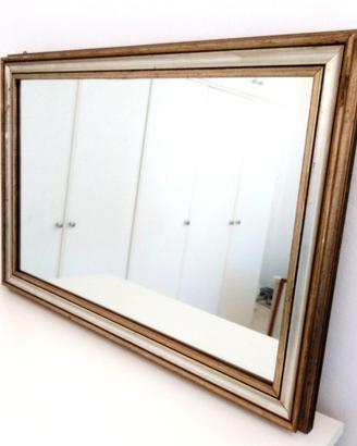 Specchio con cornice in legno