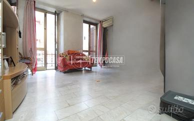AMPIO QUADRILOCALE RISTRUTTURATO IN VIA VIBO'