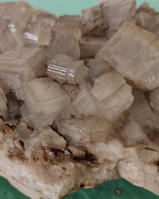 calcite. minerale da collezione. misure in foto 