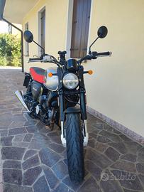 Moto SWM OUTLAW 125 GRAN MILANO