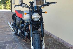 Moto SWM OUTLAW 125 GRAN MILANO