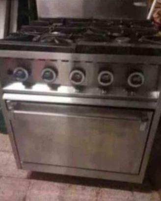 cucina 4 fuochi professionale 