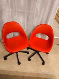 2 sedie girevoli rosse