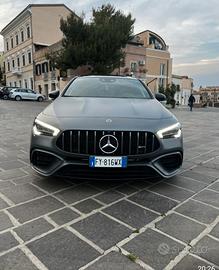 Mercedes benzina cla amg 45s 