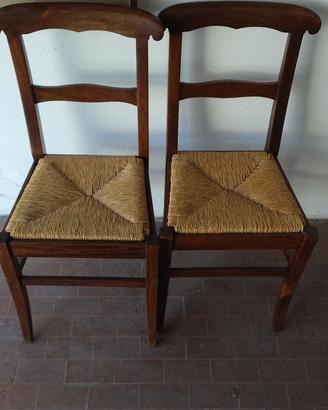 Sedie rustiche in legno