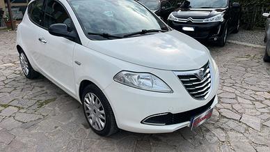 Lancia Ypsilon 1.2 69 CV 5 porte S&S Platinum