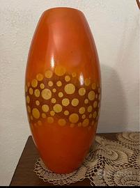 Vaso arancione legno